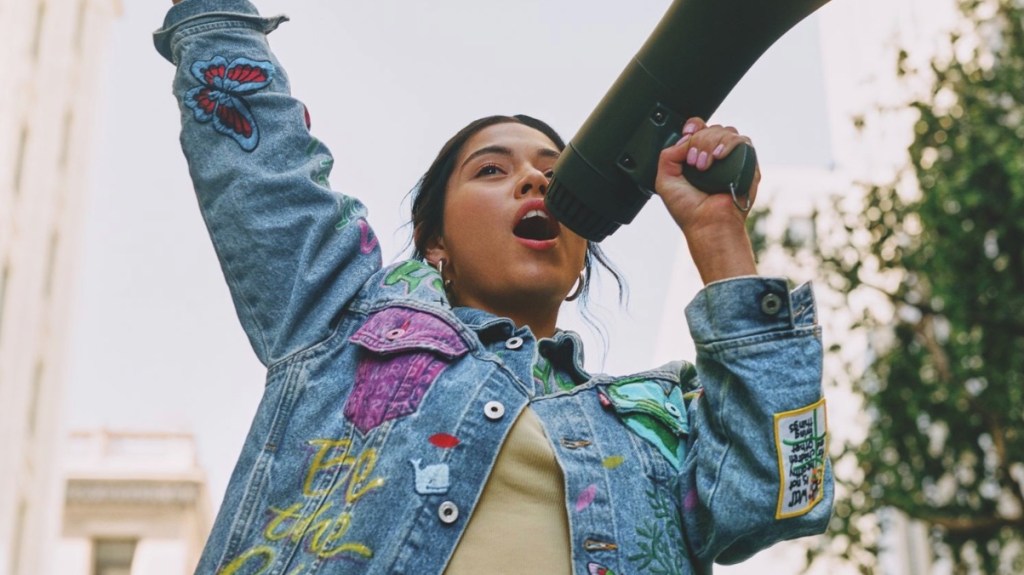 علامة ®Levi’s تطلق حملة BUY BETTER, WEAR LONGER