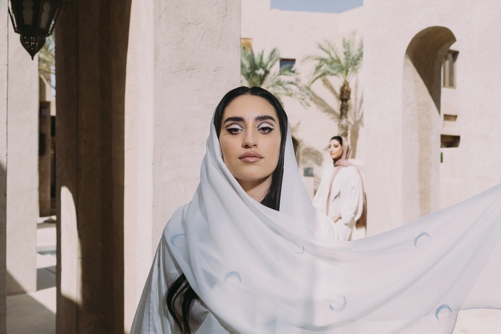 “واو بيوتي” علامة مكياج خليجية تحتفي بالشمولية والتنوع  واحتضان التراث&nbsp;الخليجي