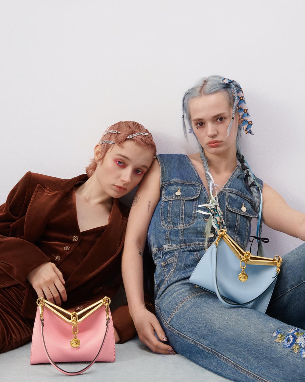 علامة إيترو تطلق حقيبة فيلا الصغيرة